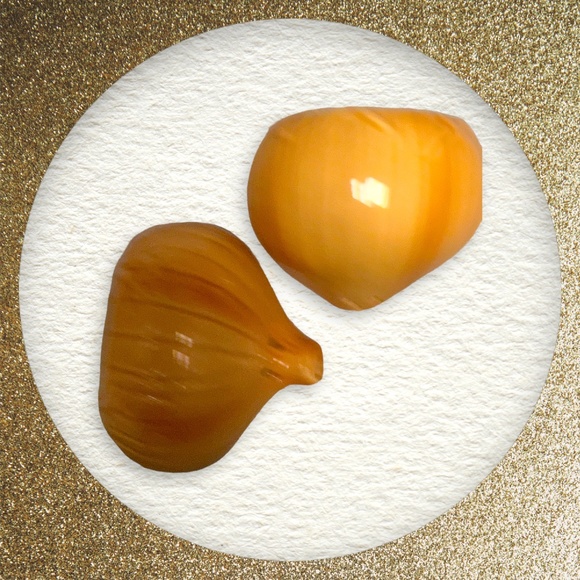 Vintage Yellow Onion / Figural Garlic Bulb Vegetable Salt & Pepper Shakers Set - Picture 2 of 5